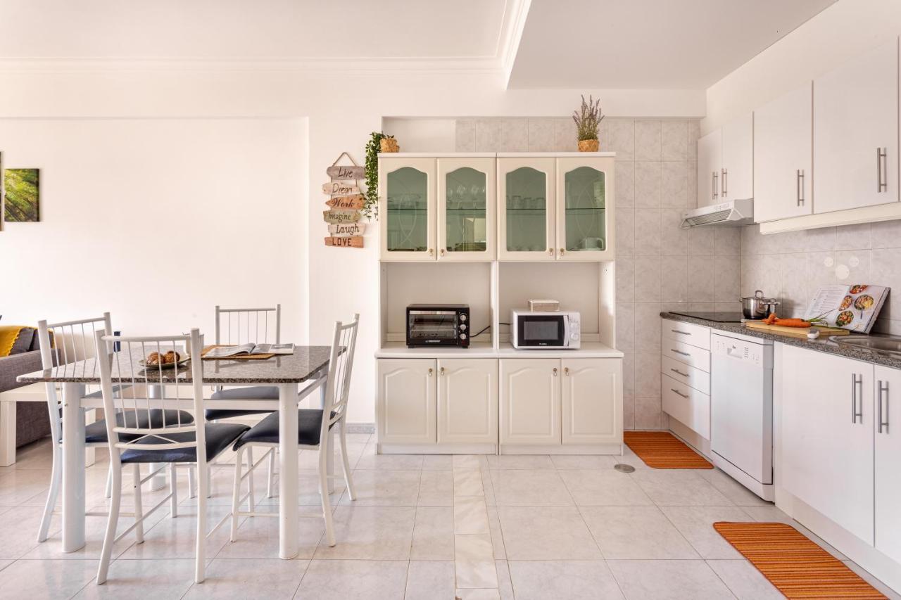 Joivy Deluxe Apt With Terrace In Costa Da Caprica كوستا دا كاباريكا المظهر الخارجي الصورة